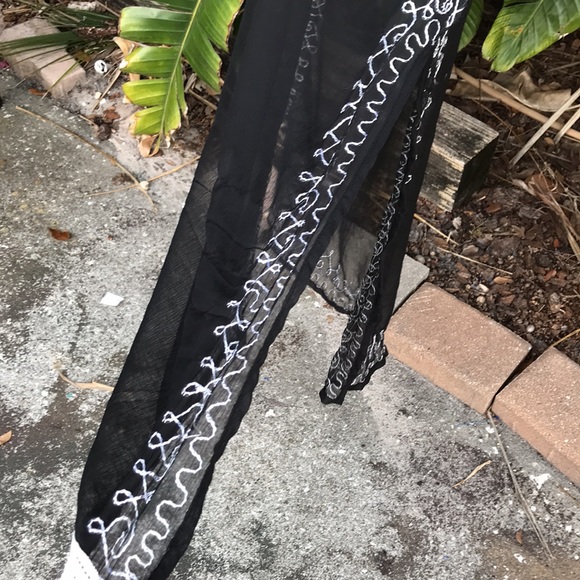 Embroidered caftan/tunic - Picture 3 of 8